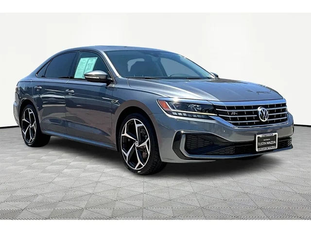 SEMINUEVOS VOLKSWAGEN Passat a Tustin    en TUSTIN MAZDA