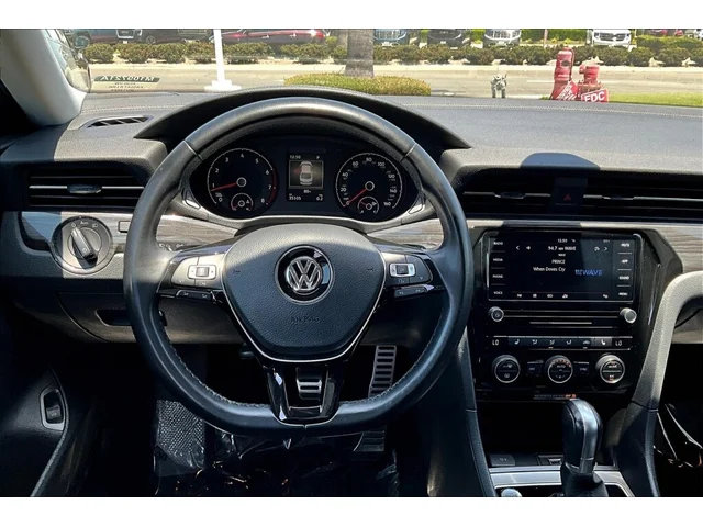 SEMINUEVOS VOLKSWAGEN Passat a Tustin    en TUSTIN MAZDA
