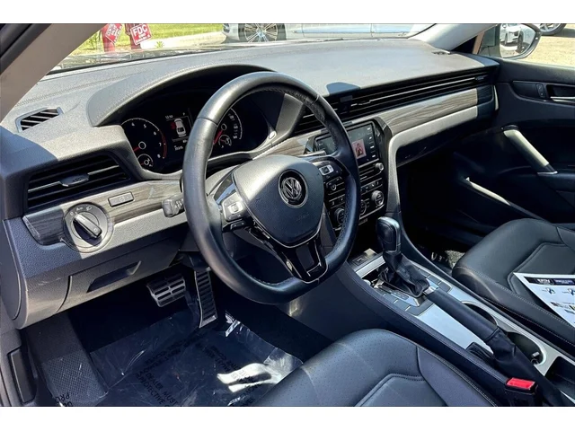 SEMINUEVOS VOLKSWAGEN Passat a Tustin    en TUSTIN MAZDA