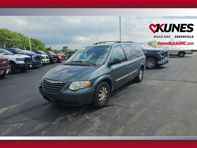 SEMINUEVOS CHRYSLER Town & Country a Estados en autogozo