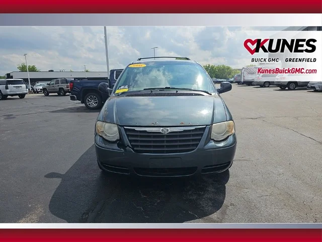 SEMINUEVOS CHRYSLER Town & Country a Estados en autogozo