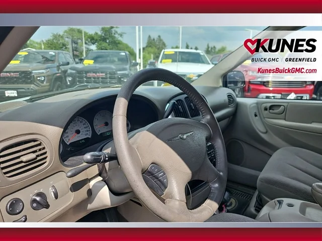 SEMINUEVOS CHRYSLER Town & Country a Estados en autogozo