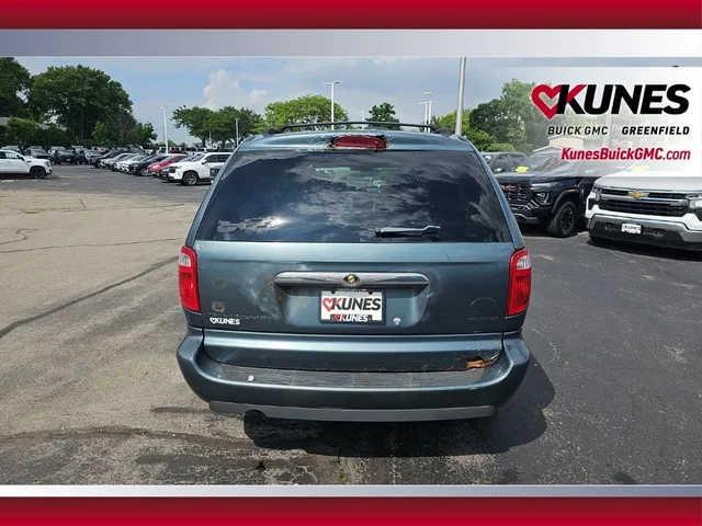 SEMINUEVOS CHRYSLER Town & Country a Estados en autogozo