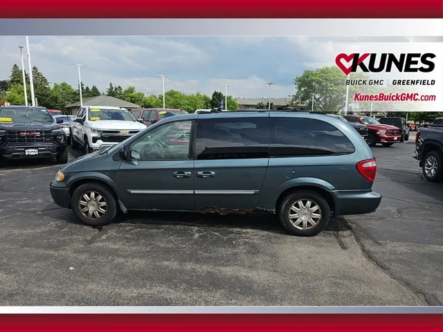 SEMINUEVOS CHRYSLER Town & Country a Estados en autogozo