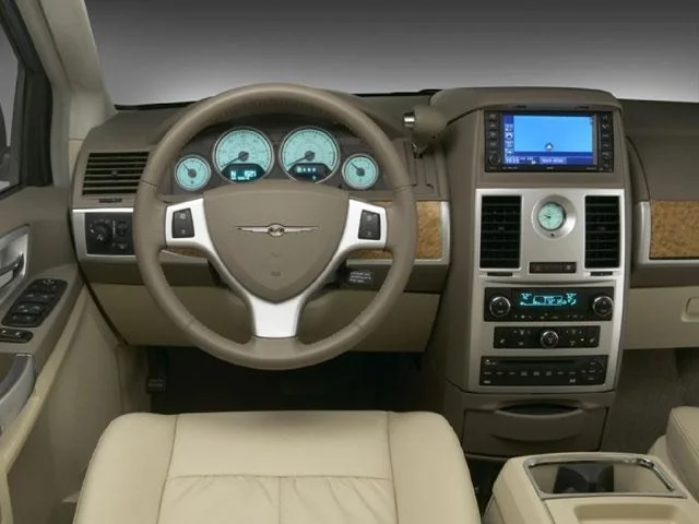 SEMINUEVOS CHRYSLER Town & Country a Estados en autogozo