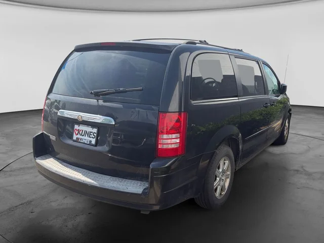 SEMINUEVOS CHRYSLER Town & Country a Estados en autogozo