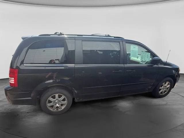 SEMINUEVOS CHRYSLER Town & Country a Estados en autogozo