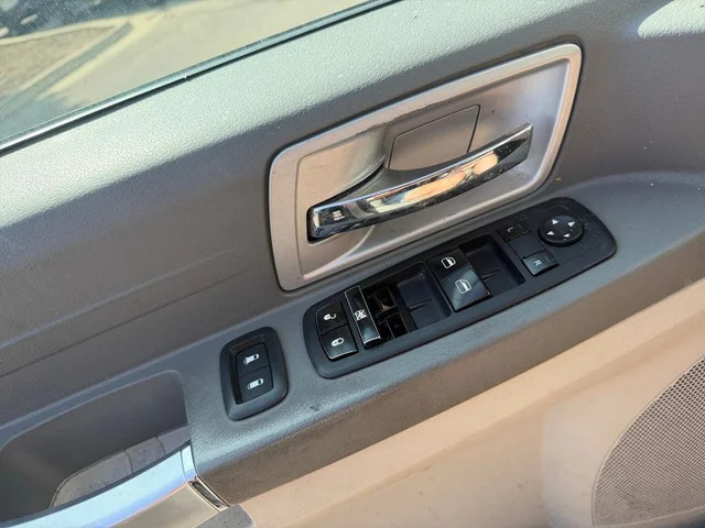 SEMINUEVOS CHRYSLER Town & Country a Estados en autogozo