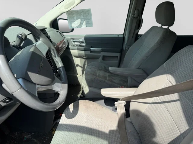 SEMINUEVOS CHRYSLER Town & Country a Estados en autogozo