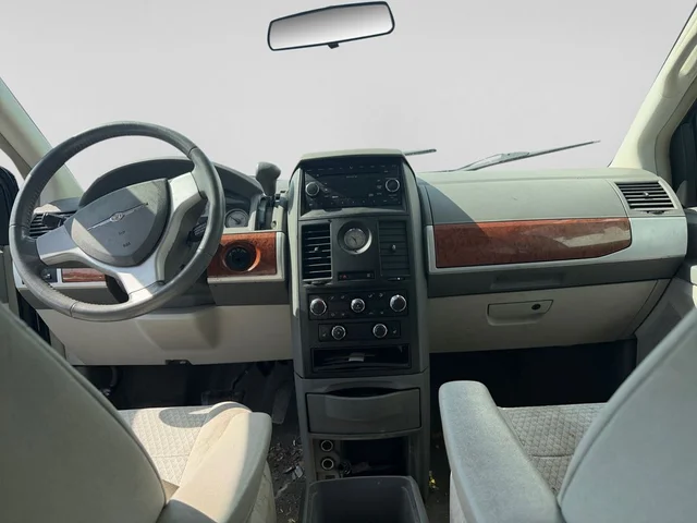 SEMINUEVOS CHRYSLER Town & Country a Estados en autogozo