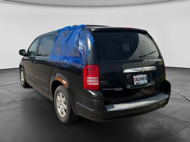 SEMINUEVOS CHRYSLER Town & Country a Estados en autogozo