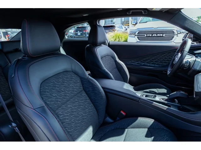 Nuevos DODGE CHARGER à Estados chez autogozo