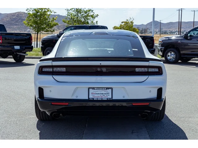 Nuevos DODGE CHARGER à Estados chez autogozo