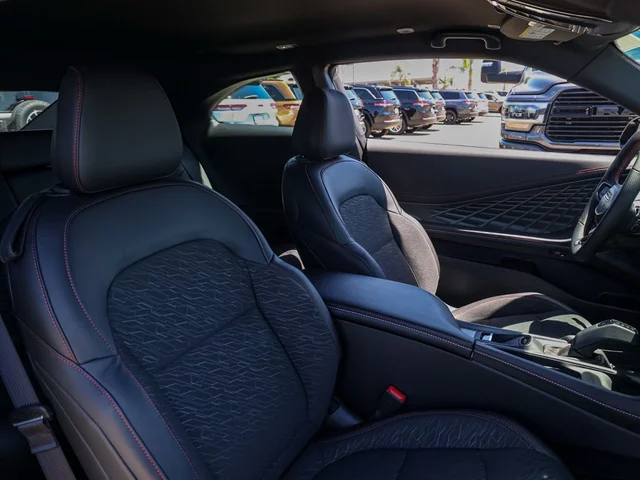 Nuevos DODGE CHARGER à Estados chez autogozo