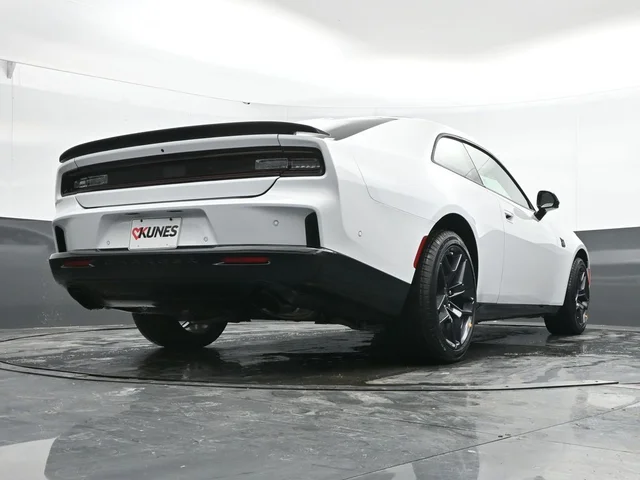 Nuevos DODGE CHARGER à Estados chez autogozo