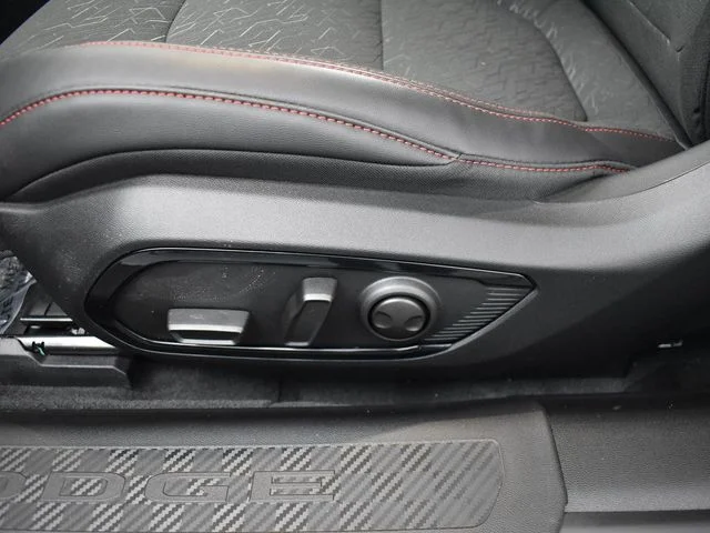 Nuevos DODGE CHARGER à Estados chez autogozo