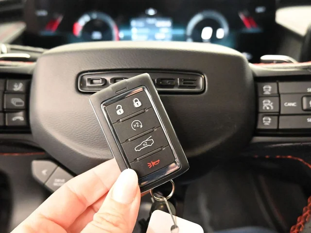 Nuevos DODGE CHARGER à Estados chez autogozo