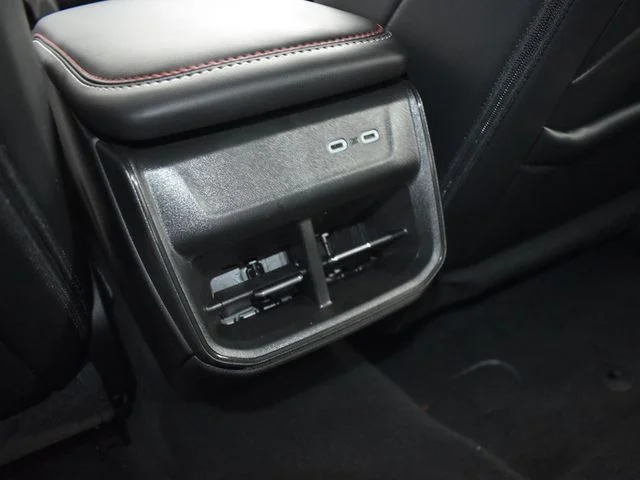 Nuevos DODGE CHARGER à Estados chez autogozo
