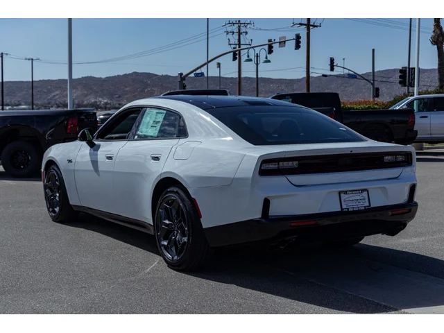 Nuevos DODGE CHARGER à Estados chez autogozo