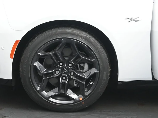 Nuevos DODGE CHARGER à Estados chez autogozo