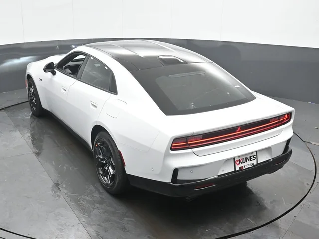 Nuevos DODGE CHARGER à Estados chez autogozo
