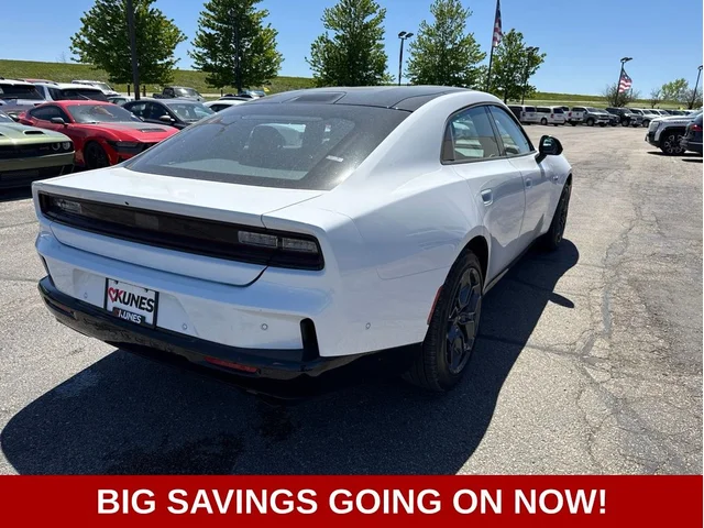 Nuevos DODGE CHARGER à Estados chez autogozo