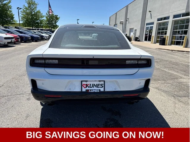 Nuevos DODGE CHARGER à Estados chez autogozo