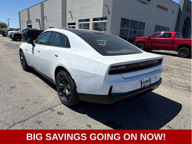 Nuevos DODGE CHARGER à Estados chez autogozo