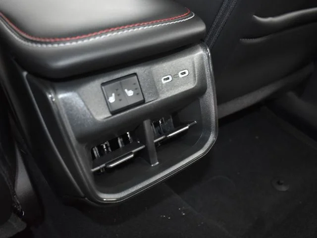 Nuevos DODGE CHARGER à Estados chez autogozo