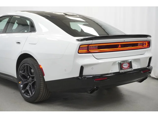 Nuevos DODGE CHARGER à Estados chez autogozo