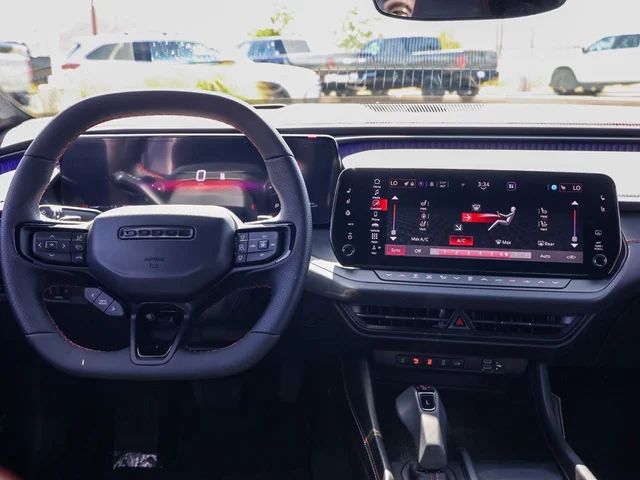 Nuevos DODGE CHARGER à Estados chez autogozo