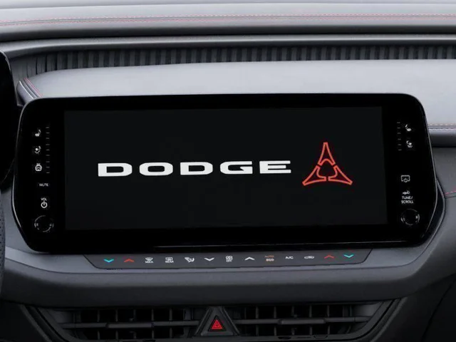 Nuevos DODGE CHARGER à Estados chez autogozo