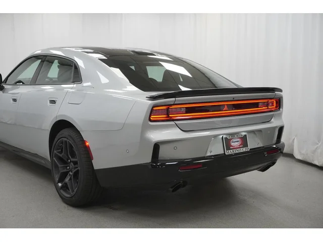 Nuevos DODGE CHARGER à Estados chez autogozo