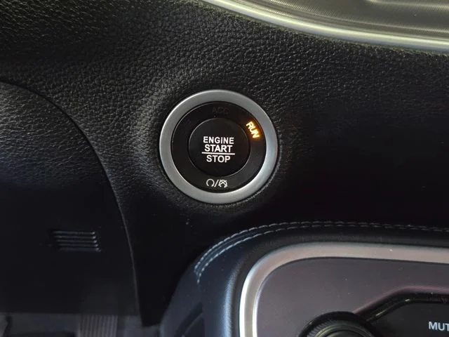 SEMINUEVOS DODGE Challenger a Estados en autogozo
