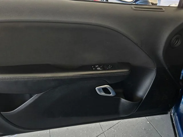 SEMINUEVOS DODGE Challenger a Estados en autogozo
