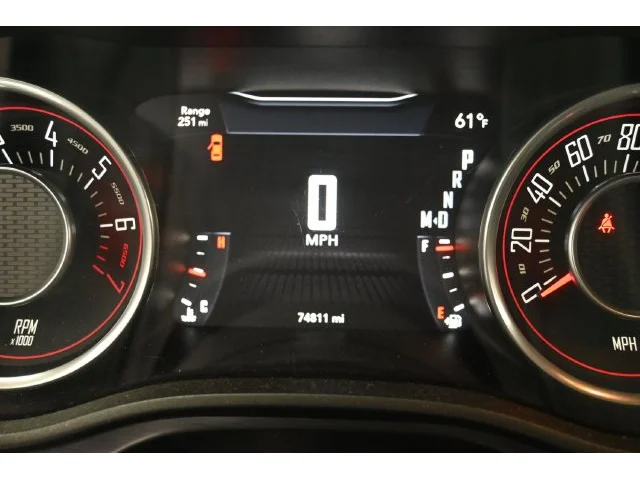 SEMINUEVOS DODGE Challenger a Estados en autogozo