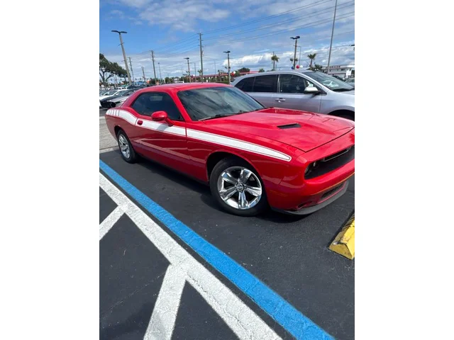 SEMINUEVOS DODGE Challenger a Estados en autogozo