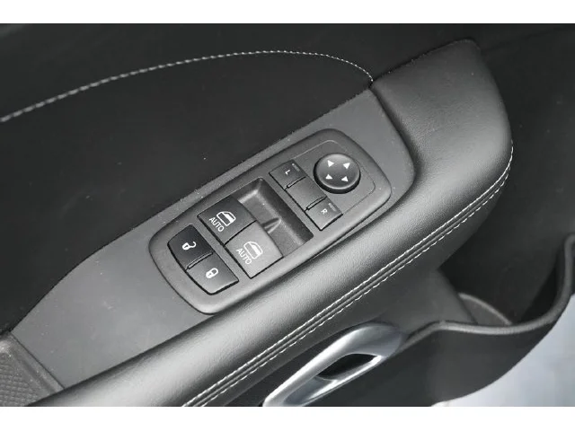 SEMINUEVOS DODGE Challenger a Estados en autogozo