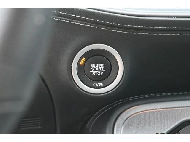 SEMINUEVOS DODGE Challenger a Estados en autogozo