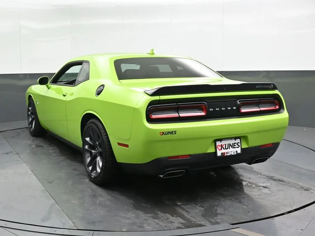 SEMINUEVOS DODGE Challenger a Estados en autogozo