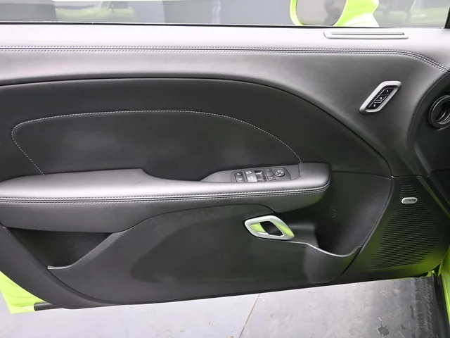 SEMINUEVOS DODGE Challenger a Estados en autogozo
