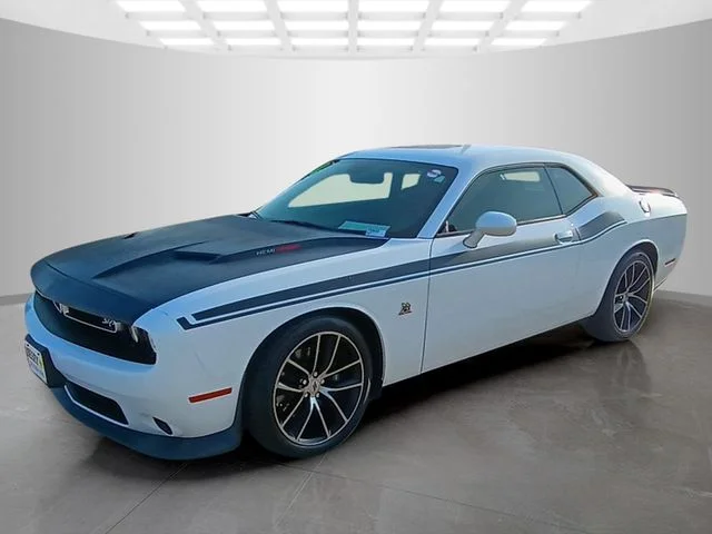 SEMINUEVOS DODGE Challenger a Estados en autogozo