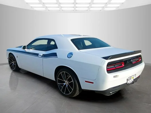 SEMINUEVOS DODGE Challenger a Estados en autogozo