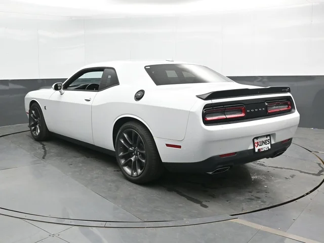 SEMINUEVOS DODGE Challenger a Estados en autogozo