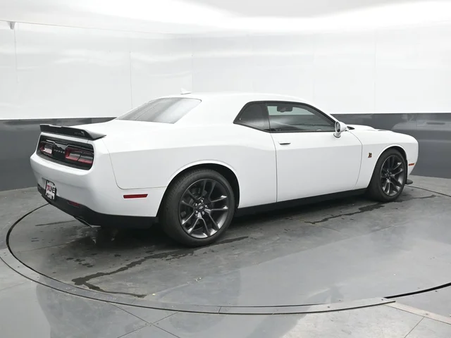 SEMINUEVOS DODGE Challenger a Estados en autogozo