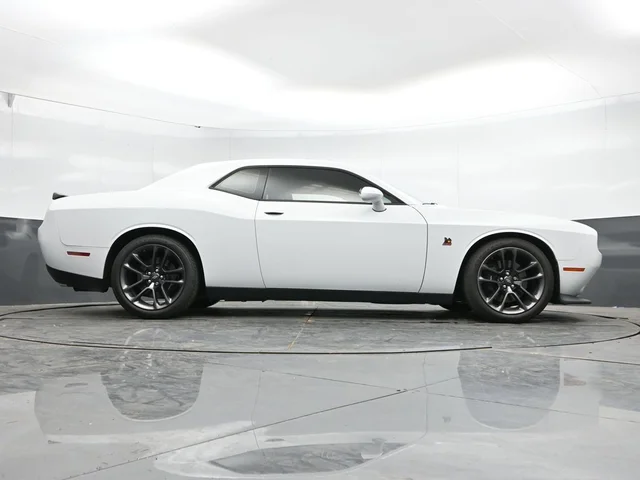 SEMINUEVOS DODGE Challenger a Estados en autogozo