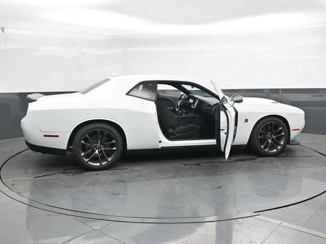 SEMINUEVOS DODGE Challenger a Estados en autogozo