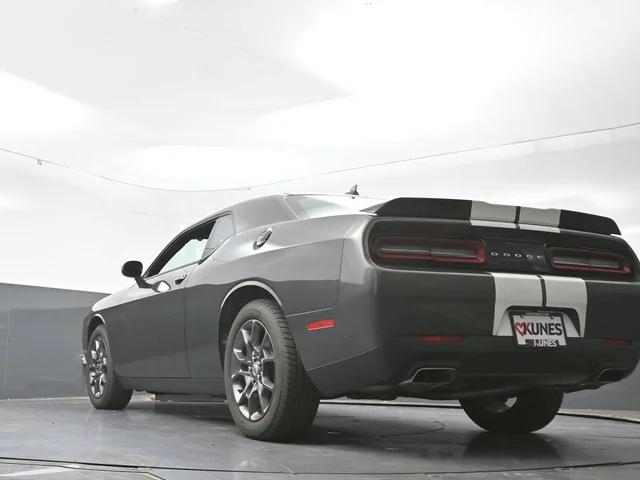 SEMINUEVOS DODGE Challenger a Estados en autogozo