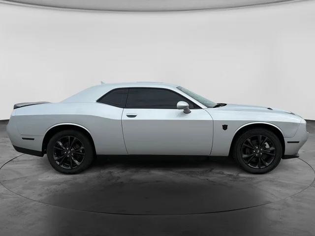 SEMINUEVOS DODGE Challenger a Estados en autogozo