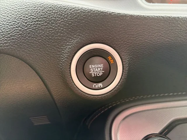 SEMINUEVOS DODGE Challenger a Estados en autogozo
